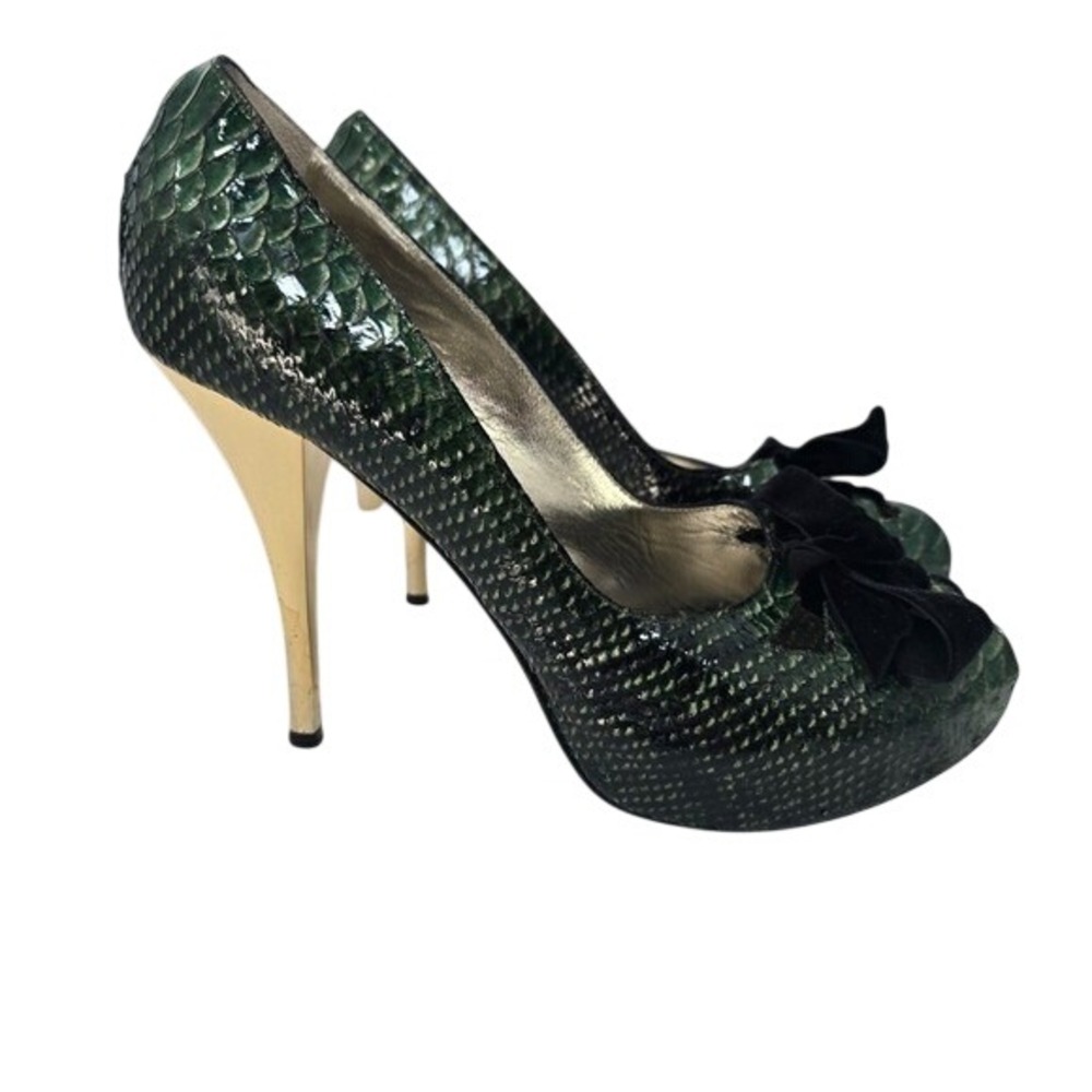 Angeleigh Anastasio Green Snakeskin Gold Heel Peep Toe Bow Pumps EU 39 Italy‎